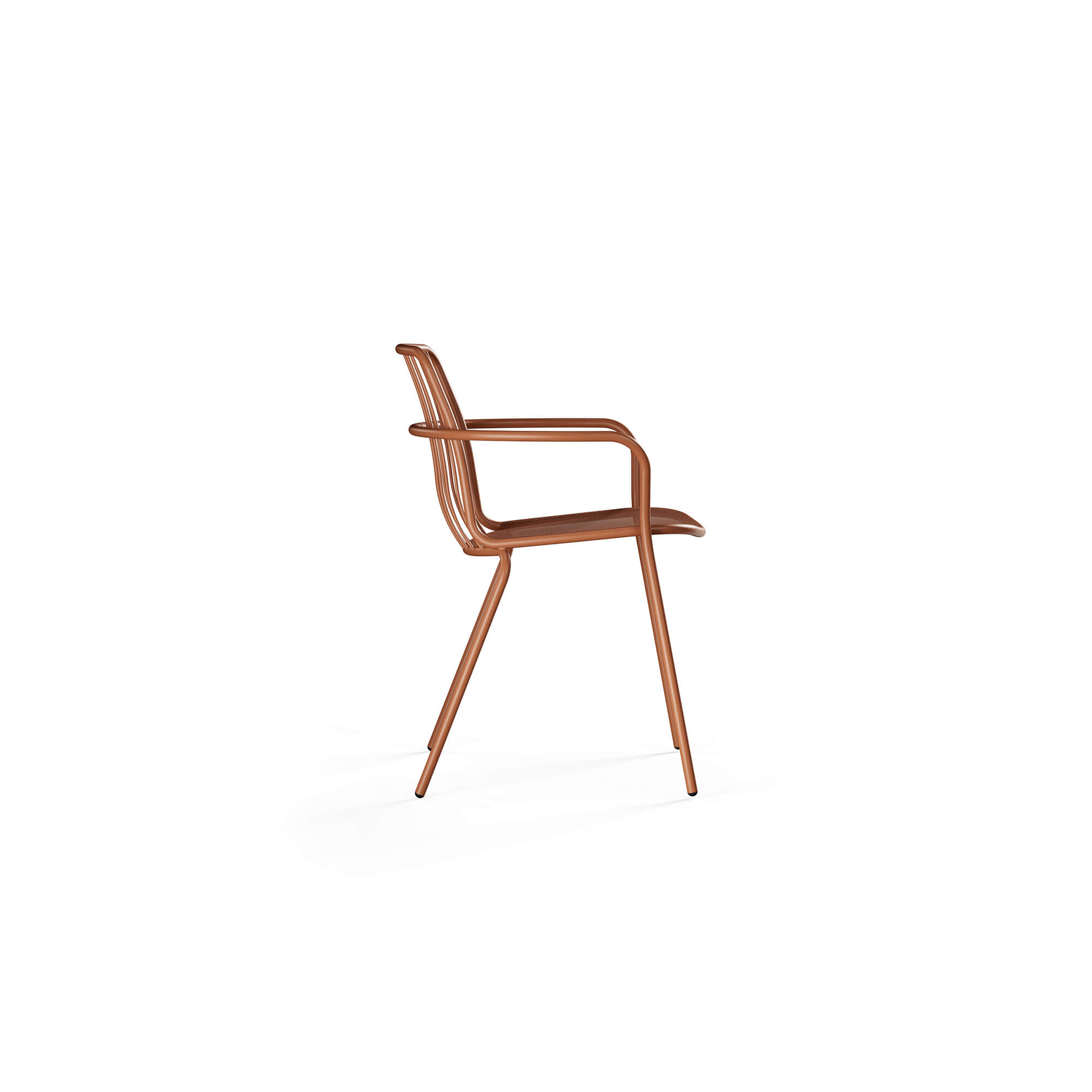 Poltroncina-Alisea-in-acciaio La poltroncina Alisea in acciaio per outdoor è una soluzione di design contract progettata per l’arredo urbano e gli spazi esterni ad alta frequentazione. Ideale per bar, ristoranti, dehors, terrazze e spazi pubblici, unisce resistenza, funzionalità ed estetica contemporanea. Ispirata alla leggerezza del vento, la poltroncina Alisea presenta un sedile in lamiera stirata, che assicura traspirabilità, comfort e facilità di manutenzione, rendendola perfetta per l’uso outdoor. Lo schienale in aste metalliche conferisce un effetto visivo leggero e dinamico, valorizzando l’ambiente circostante. Il design integra due tecnologie costruttive – barra curva in acciaio e lamiera stirata – garantendo solidità strutturale, durabilità e resistenza agli agenti atmosferici, anche in contesti contract ad alto utilizzo. Disponibile in una vasta gamma di colori, la poltroncina Alisea si adatta facilmente a stili moderni, industriali e contemporanei, offrendo massima versatilità progettuale per l’arredo outdoor professionale.