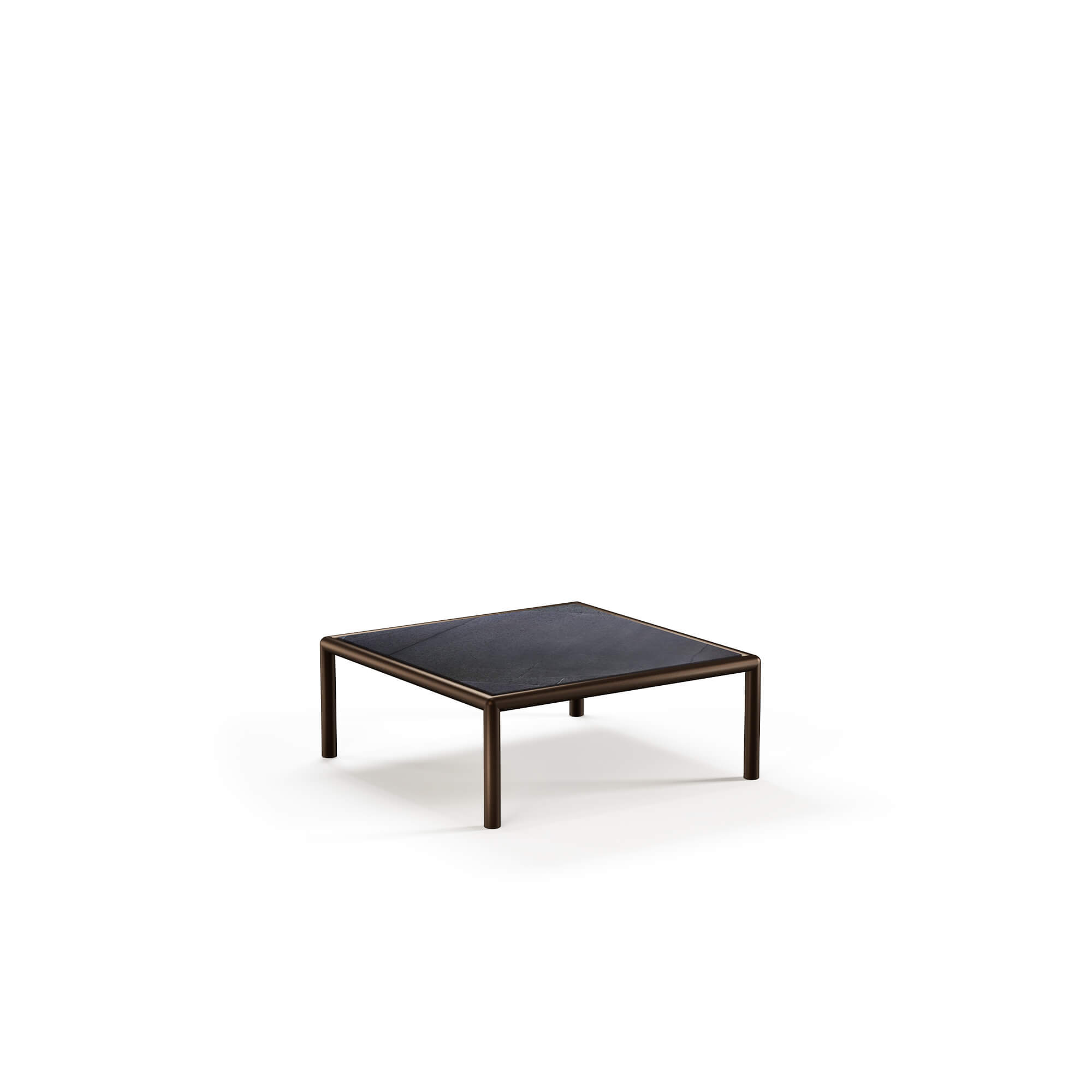 Tavolo-basso-con-piano-in-gres-Saint-Martin-da-giardino-in-Acciaio-EMU-arredamenti-da-esterno Il tavolo basso Saint Martin, design Marco Acerbis, unisce eleganza, flessibilità e funzionalità in un equilibrio perfetto. La solida struttura in acciaio, simbolo del DNA EMU, si fonde con il piano in gres disponibile in due raffinati colori, creando un insieme armonioso e contemporaneo. Saint Martin trasforma ogni spazio outdoor in un ambiente accogliente e versatile, dove stile, comfort e funzionalità convivono con naturalezza, rendendo ogni momento all’aperto un’esperienza di puro piacere e sofisticata eleganza.